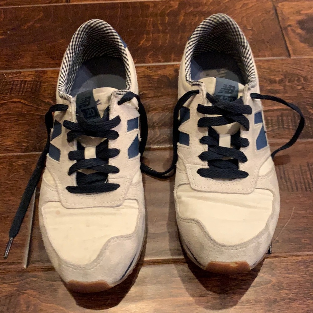 New balance style 420 blue gingham accent